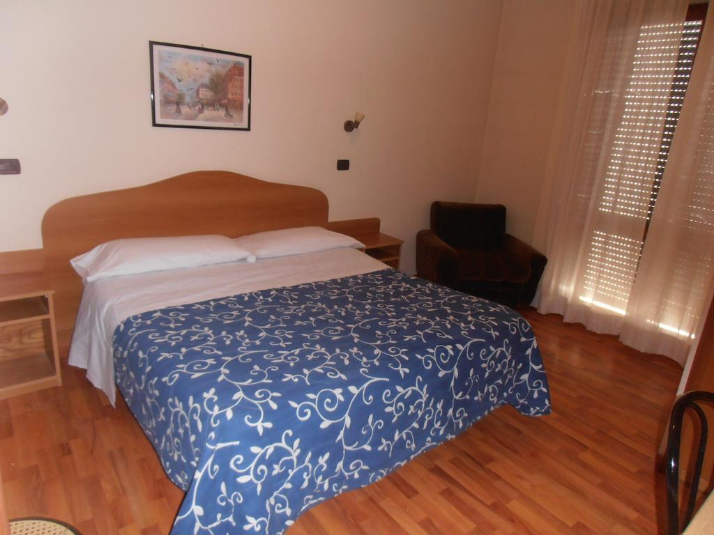 Hotel Giusy Perugia Oda fotoğraf