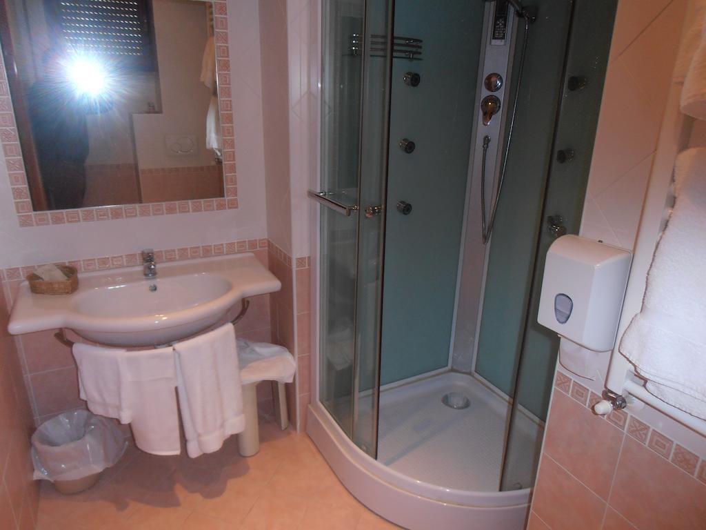 Hotel Giusy Perugia Oda fotoğraf